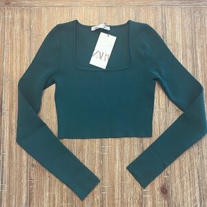 Zara dark green square neck long-sleeve crop top sweater.